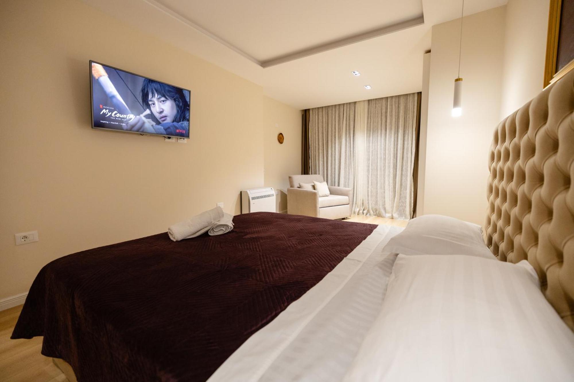 Luxury Center Observatori Apartment Tirana Exterior photo
