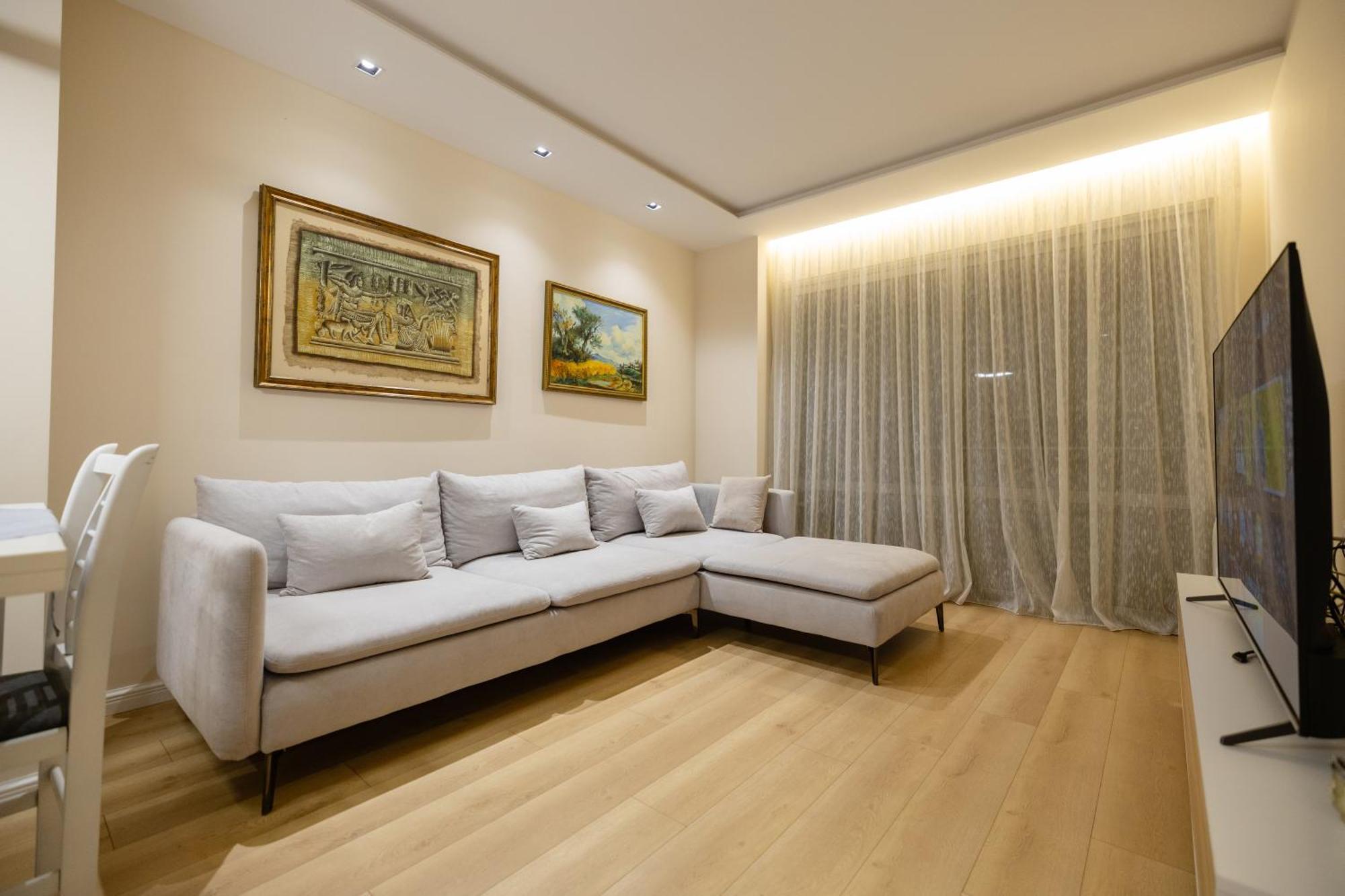 Luxury Center Observatori Apartment Tirana Exterior photo