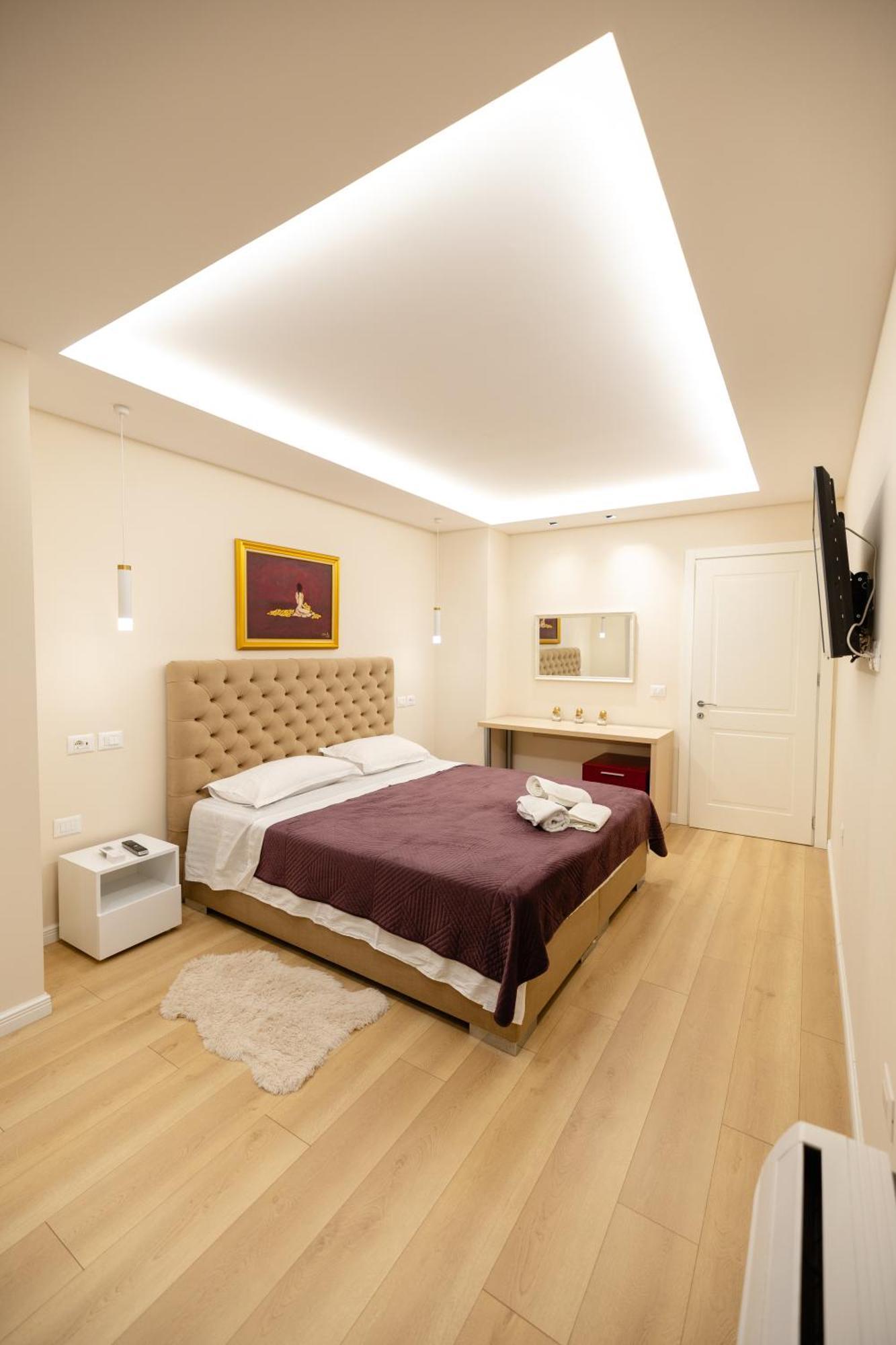 Luxury Center Observatori Apartment Tirana Exterior photo