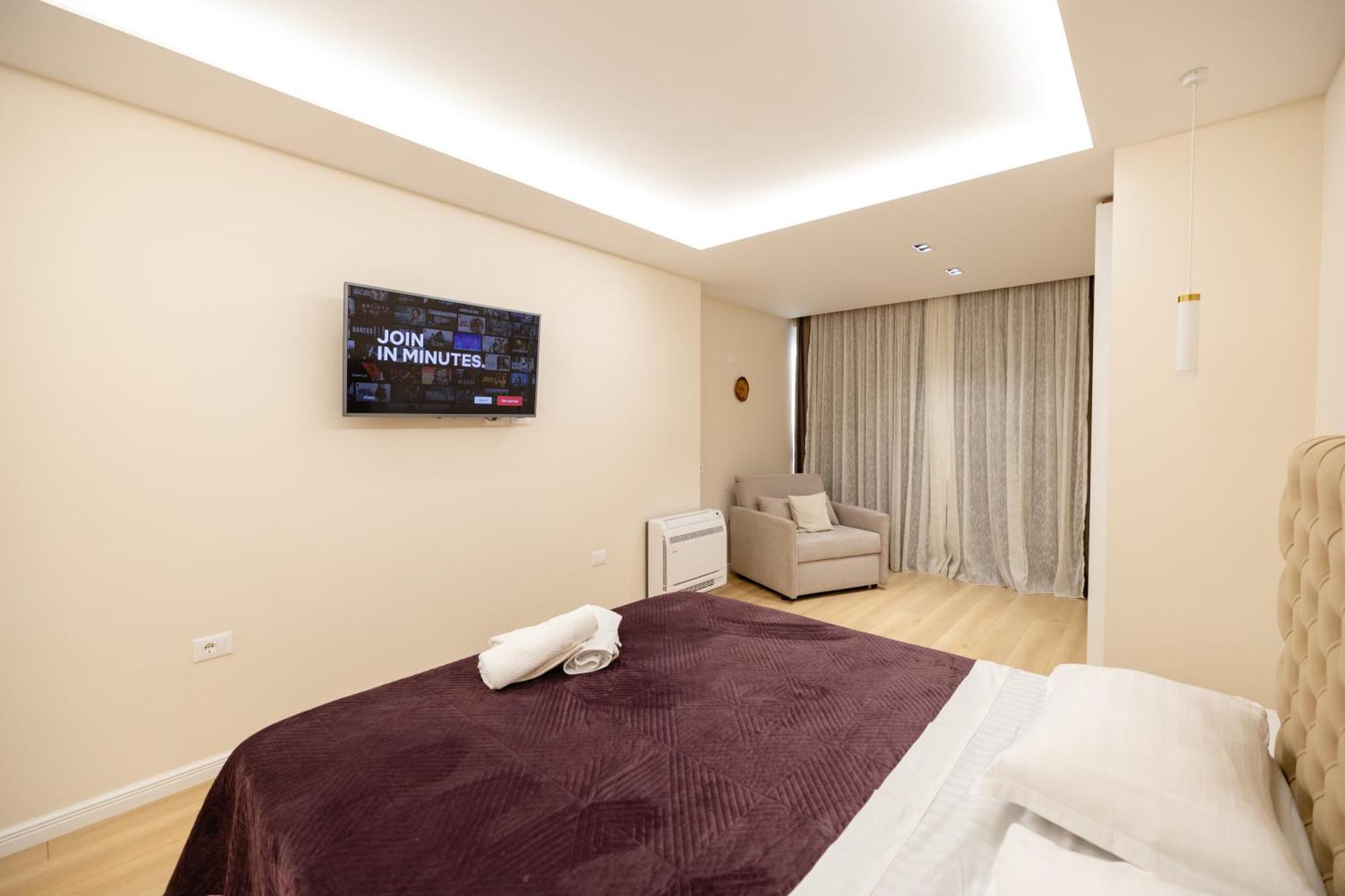 Luxury Center Observatori Apartment Tirana Exterior photo