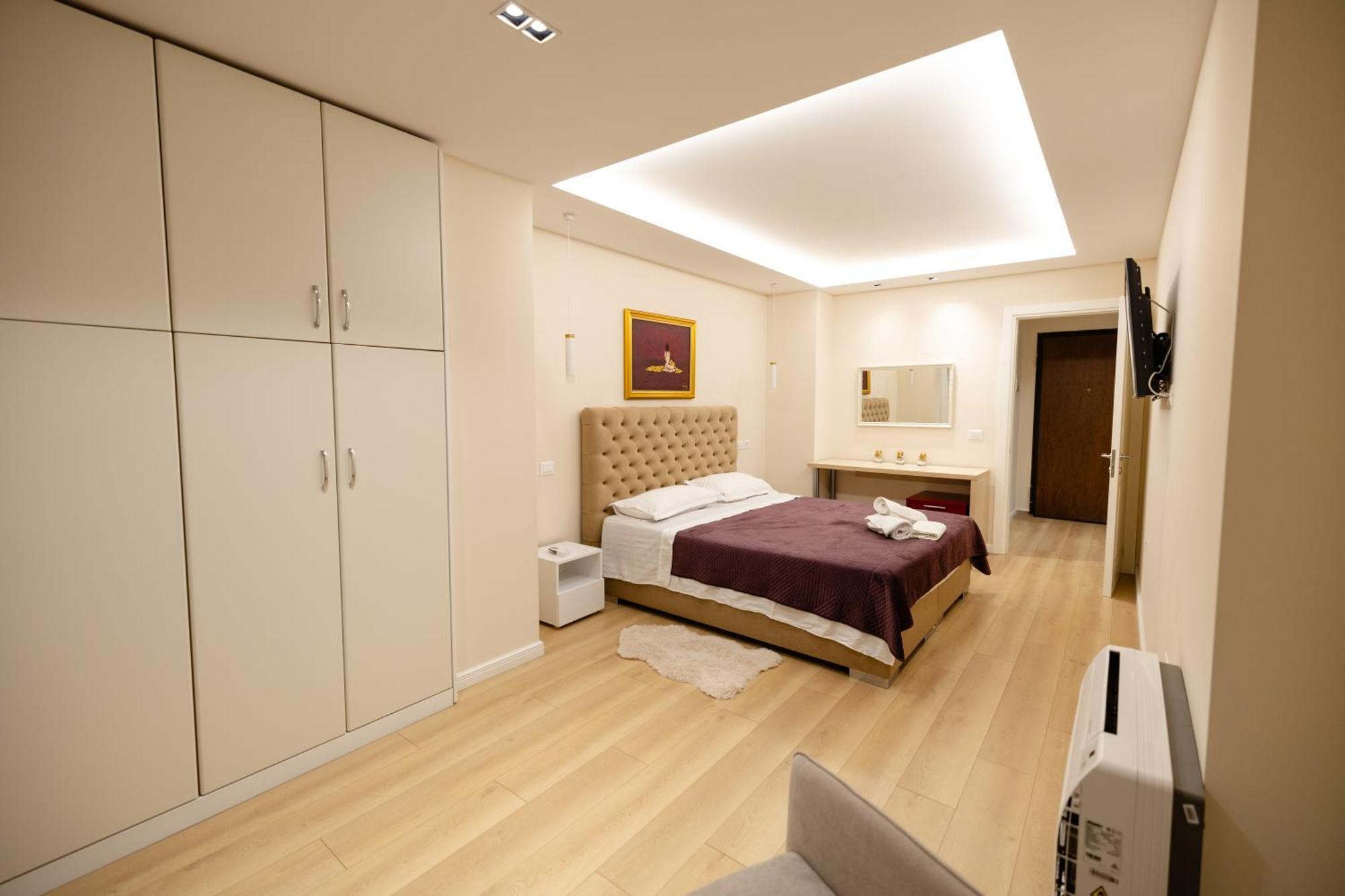 Luxury Center Observatori Apartment Tirana Exterior photo