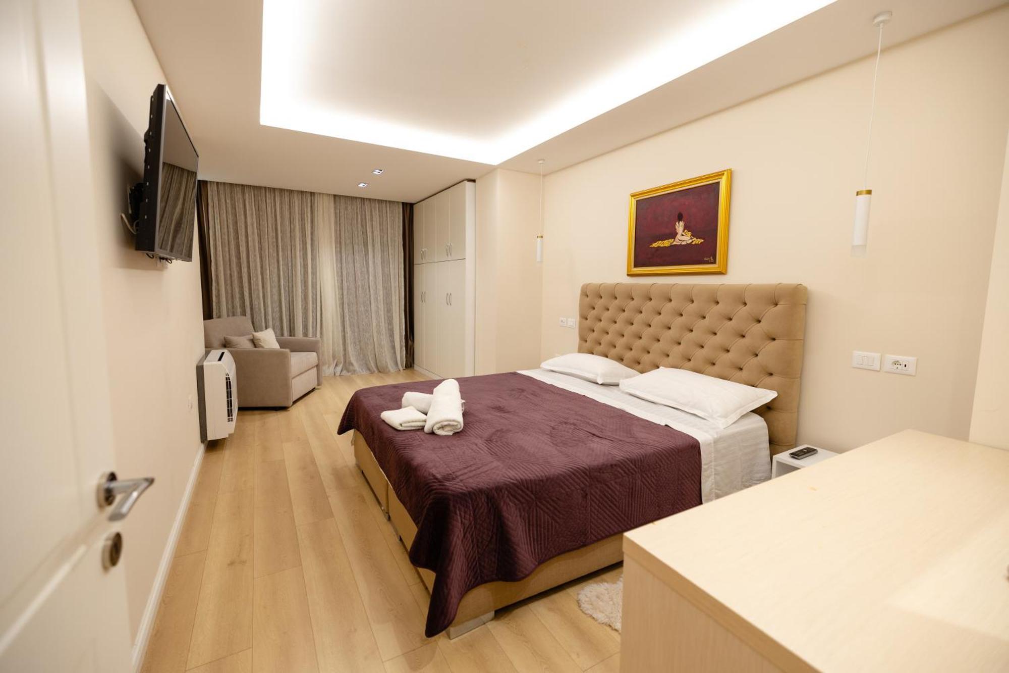Luxury Center Observatori Apartment Tirana Exterior photo