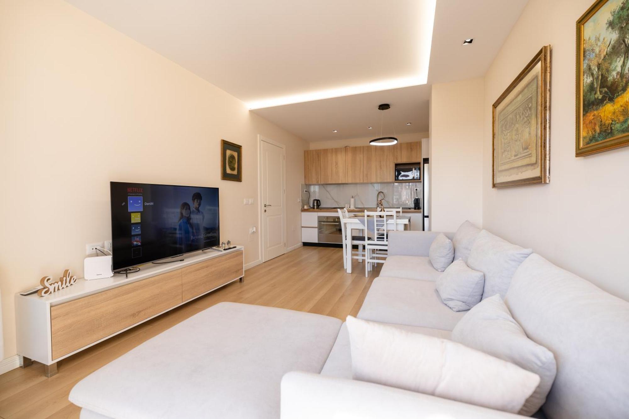 Luxury Center Observatori Apartment Tirana Exterior photo